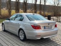 Gebraucht BMW 525 197 PS (144 kW) 2007 Silber Limousine
