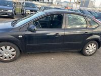 Gebraucht Ford Focus Ghia 116 PS (85 kW) 2005 Schwarz Limousine