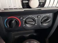 Second-hand Renault Clio II 75 CP (55 kW) 2003 Negru Hatchback