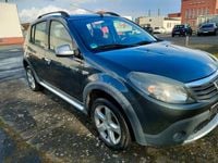 Gebraucht Dacia Sandero Stepway 84 PS (61 kW) 2012 Grau Limousine