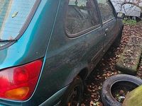 Używany Ford Fiesta 55 KM (40 kW) 1997 Zielony Hatchback