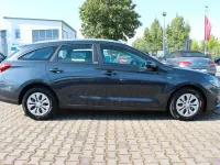 Gebraucht Hyundai i30 Select 120 PS (88 kW) 2020 Grau Kombi
