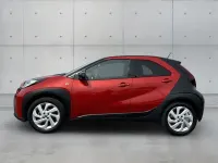 Gebraucht Toyota Aygo X Pulse 72 PS (52 kW) 2022 Chilli red perleffekt/dach nig SUV
