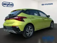 Gebraucht Hyundai i20 Trend 101 PS (74 kW) 2025 Lucid lime / met Kleinwagen