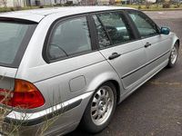 Gebraucht BMW 318 143 PS (105 kW) 2002 Silber Kombi