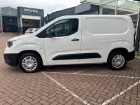 Gebraucht Opel Combo Edition 131 PS (96 kW) 2021 Weiß Van / Kleinbus
