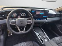 Gebraucht VW Passat IQ Drive 150 PS (110 kW) 2026 Oyster silver metallic (metallic) Kombi