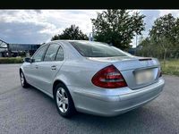 Gebraucht Mercedes E220 170 PS (125 kW) 2004 Silber Limousine