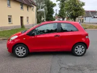 Gebraucht Toyota Yaris 69 PS (50 kW) 2010 Rot Kleinwagen