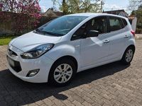 Gebraucht Hyundai ix20 90 PS (66 kW) 2011 Weiß Kleinwagen