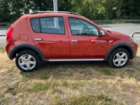 Gebraucht Dacia Sandero Stepway 68 PS (50 kW) 2010 Rot SUV