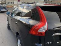 Gebraucht Volvo XC60 Momentum 150 PS (110 kW) 2017 Schwarz SUV