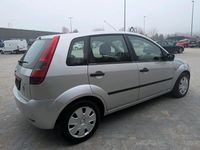 Gebraucht Ford Fiesta 60 PS (44 kW) 2005 Silber Kleinwagen