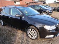 Gebraucht Skoda Superb Exclusive 140 PS (102 kW) 2013 Schwarzmagic perleffekt Kombi