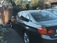 Gebraucht BMW 318 143 PS (105 kW) 2012 Braun Limousine