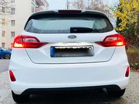 Gebraucht Ford Fiesta 86 PS (63 kW) 2019 Weiß Kleinwagen