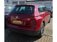 Gebraucht VW Tiguan Trendline 125 PS (91 kW) 2017 Rot SUV