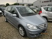 Gebraucht Mercedes B200 140 PS (102 kW) 2011 Blau Kleinwagen