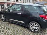 gebraucht Citroën DS3 VTI95 EZ 11/2011 43.000 km schwarz und weißes Dach