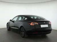 Käytetty Tesla Model 3 324 kW (441 HP) 2021 Musta Sedan