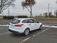 Gebraucht Ford Focus 101 PS (74 kW) 2013 Weiß Kombi