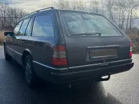 Gebraucht Mercedes E300 179 PS (131 kW) 1991 Grau Kombi