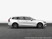 Gebraucht Volvo V60 Plus 197 PS (144 kW) 2025 Crystal weißperleffekt Kombi