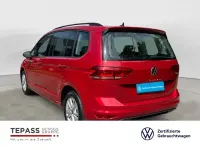 Gebraucht VW Touran Comfortline 150 PS (110 kW) 2022 Rot Van / Kleinbus