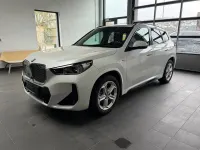 Gebraucht BMW iX1 M Sport 230 kW (313 PS) 2024 Mineralweiss metallic SUV