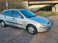 Używany Ford Focus 116 KM (85 kW) 2000 Srebrny Sedan/Limuzyna