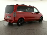 Gebraucht Mercedes V250 Avantgarde 190 PS (139 kW) 2025 Hyazinthrot Van / Kleinbus