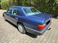 Gebraucht Mercedes E300 188 PS (138 kW) 1986 Blau Limousine
