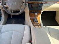 Gebraucht Mercedes E220 Elegance 150 PS (110 kW) 2002 Grün Limousine