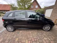 Gebraucht Mercedes B180 116 PS (85 kW) 2010 Schwarz Van / Kleinbus