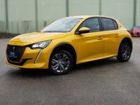 Gebraucht Peugeot e-208 Active 100 kW (136 PS) 2022 Lack gelb faro/typ aussenverkl Kleinwagen