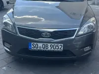 Usado Kia Ceed 90 CV (66 kW) 2011 Gris Utilitario