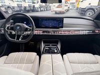 Gebraucht BMW M760e Performance 581 PS (427 kW) 2024 Blau Limousine