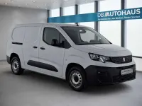 Gebraucht Peugeot Partner Premium 102 PS (75 kW) 2024 Weiß Van / Kleinbus