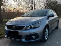 Gebraucht Peugeot 308 Active 131 PS (96 kW) 2019 Grau Kombi