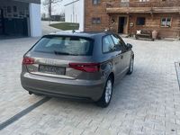 Gebraucht Audi A3 Ambition 105 PS (77 kW) 2012 Grau Kleinwagen