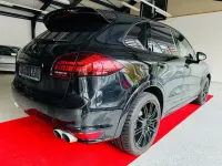 Gebraucht Porsche Cayenne Turbo 500 PS (367 kW) 2012 Schwarz SUV