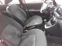 Gebraucht Hyundai i10 68 PS (50 kW) 2012 Rot Kleinwagen