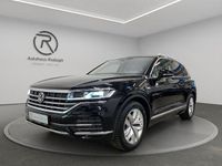 Gebraucht VW Touareg Atmosphere 231 PS (169 kW) 2022 Deep black perleffekt SUV