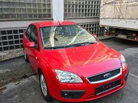 Gebraucht Ford Focus Ghia 116 PS (85 kW) 2005 Rot Limousine