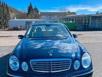 Gebraucht Mercedes E240 177 PS (130 kW) 2003 Blau Limousine
