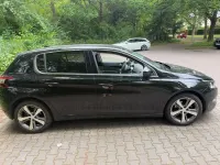 Gebraucht Peugeot 308 Allure 131 PS (96 kW) 2015 Schwarz Limousine