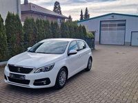 Gebraucht Peugeot 308 Access 102 PS (75 kW) 2019 Weiß Limousine