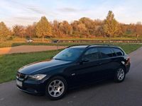 Gebraucht BMW 320 174 PS (127 kW) 2008 Schwarz Kombi