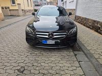 Gebraucht Mercedes E220 AMG line 194 PS (142 kW) 2017 Schwarz Limousine