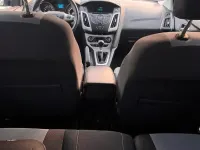 Używany Ford Focus 125 KM (91 kW) 2014 Czerwony Sedan/Limuzyna